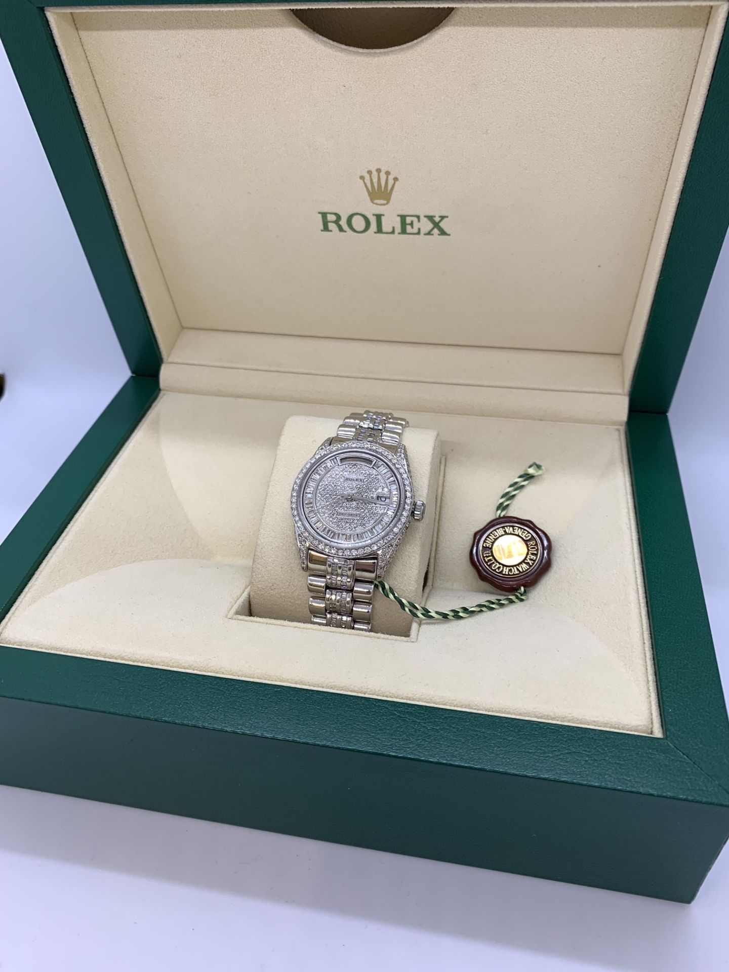36mm DIAMOND SET DAY-DATE WATCH MARKED ROLEX SET IN WHITE METAL (TESTED AS GOLD) - Image 11 of 15