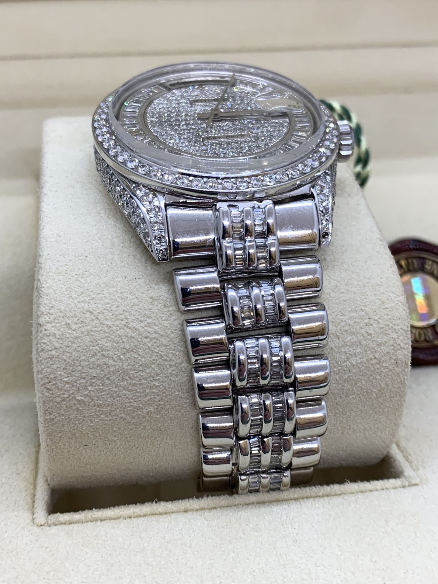 36mm DIAMOND SET DAY-DATE WATCH MARKED ROLEX SET IN WHITE METAL (TESTED AS GOLD) - Image 7 of 15