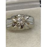 0.70ct DIAMOND SOLITAIRE RING IN 18ct WHITE GOLD - 10.5g APPROX - SIZE M APPROX