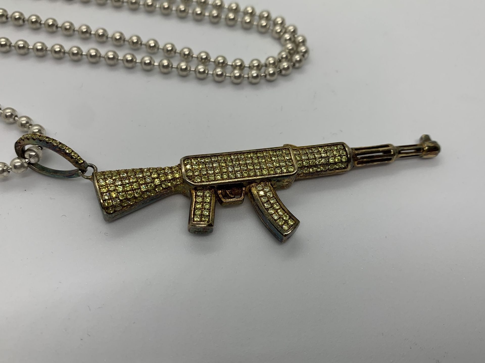 SILVER RIFLE PENDANT & CHAIN