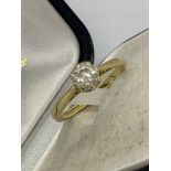 18ct GOLD DIAMOND SOLITAIRE RING