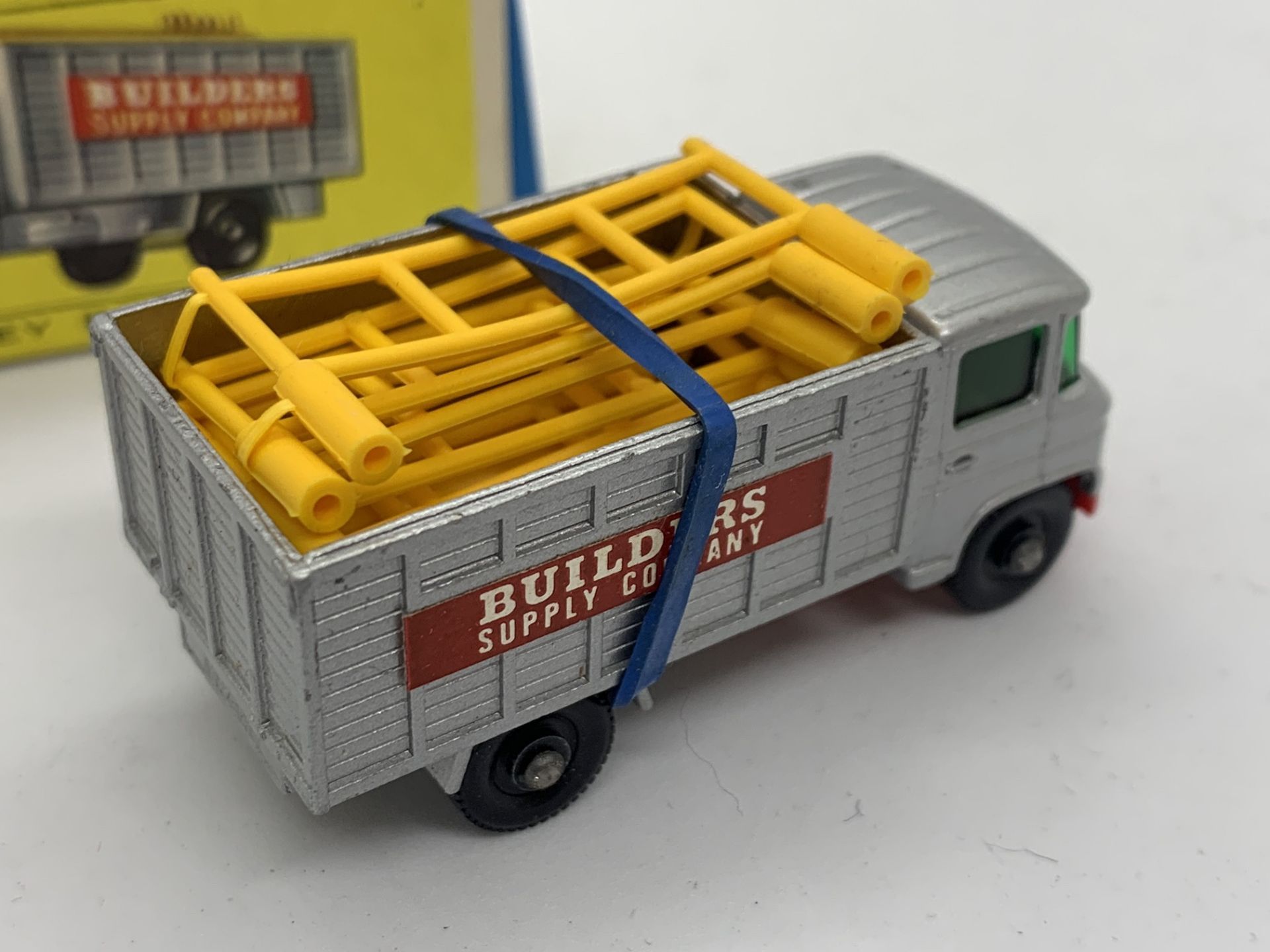 MATCHBOX SCAFFOLD TRUCK NO 11 WITH ORIGINAL BOX - NO RESERVE - Image 4 of 6