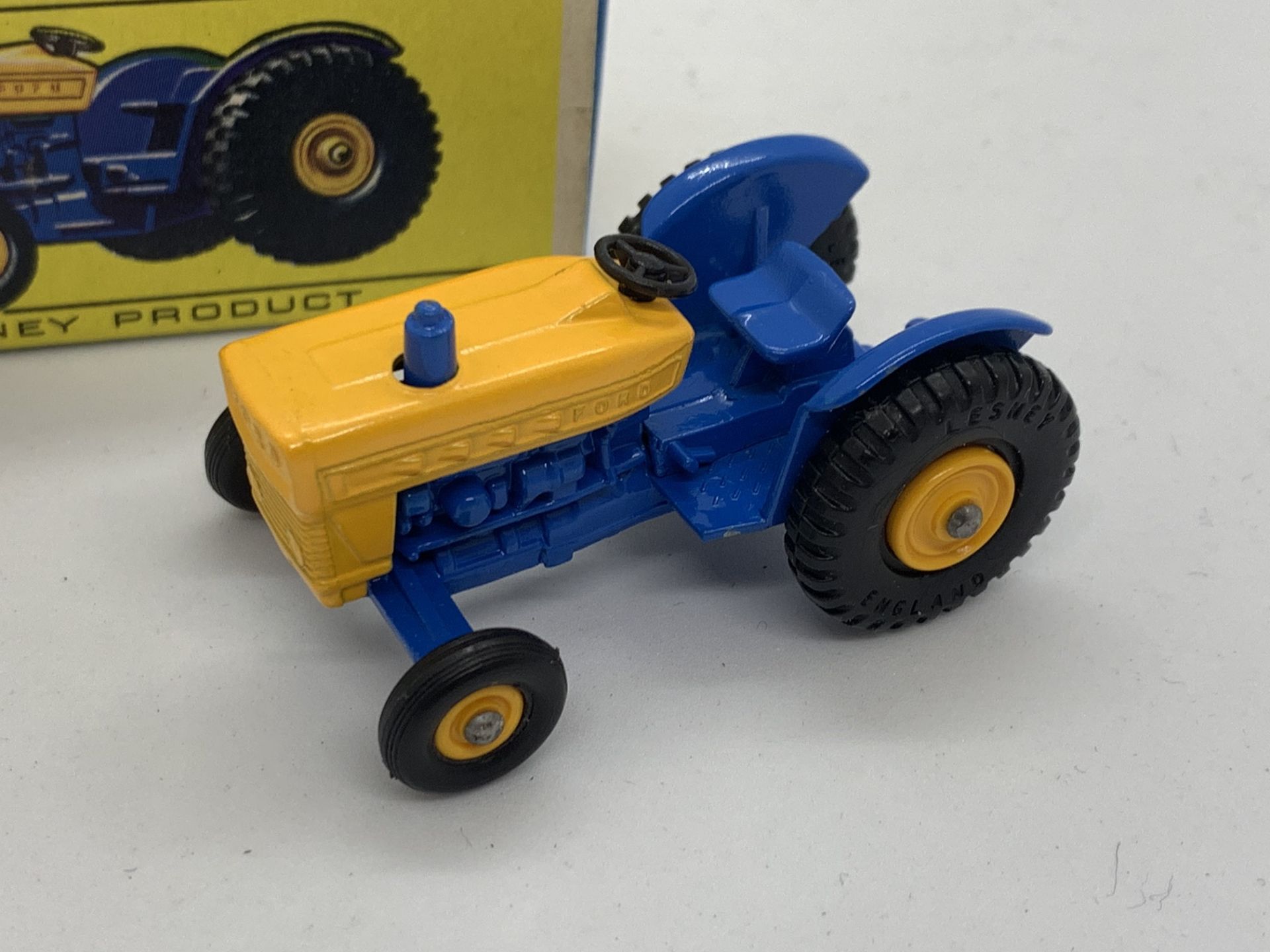 MATCHBOX FORD TRACTOR NO 39 WITH ORIGINAL BOX - NO RESERVE - Image 2 of 4