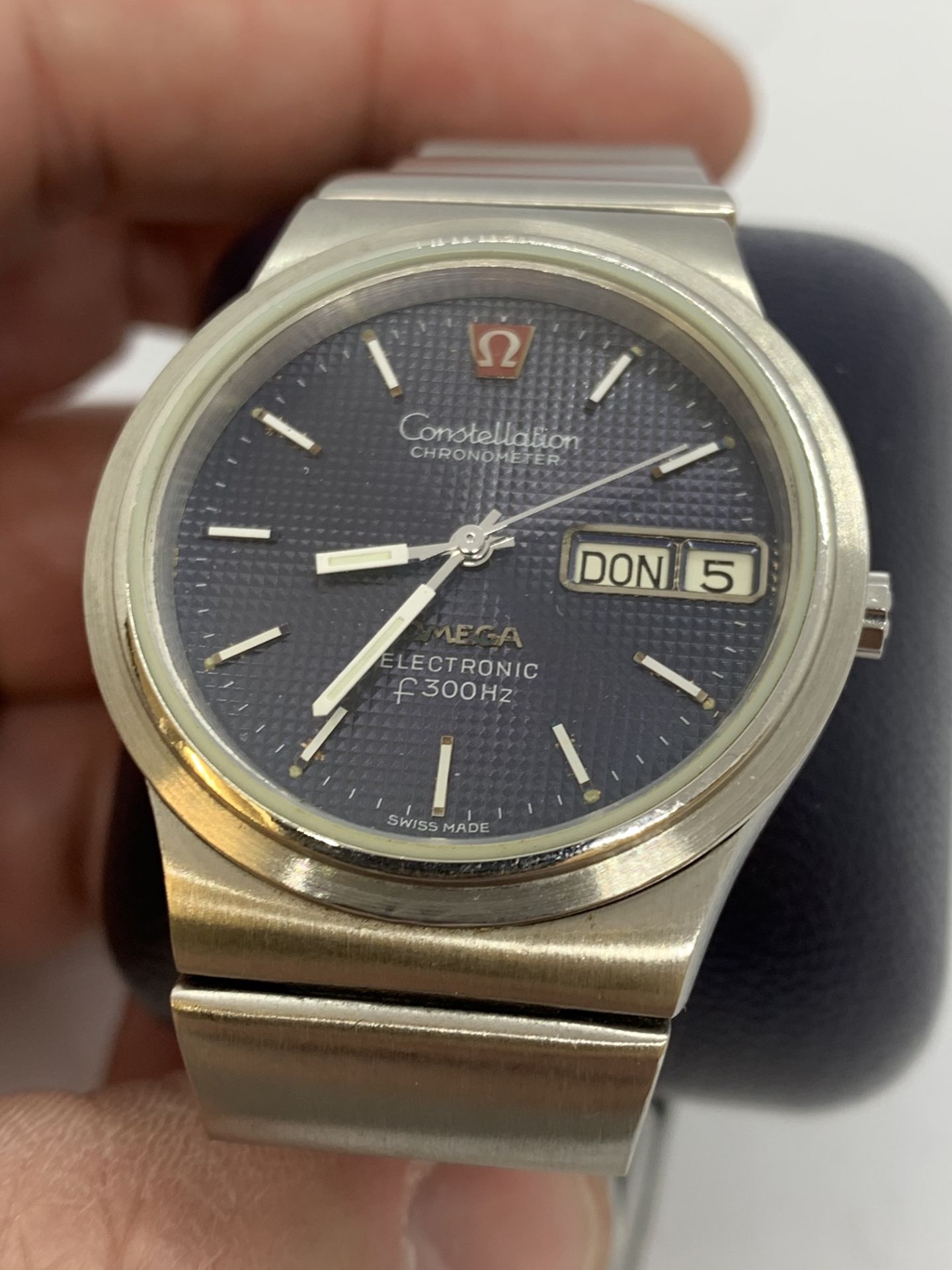 OMEGA CONSTELLATION DAY DATE WATCH - Image 2 of 8