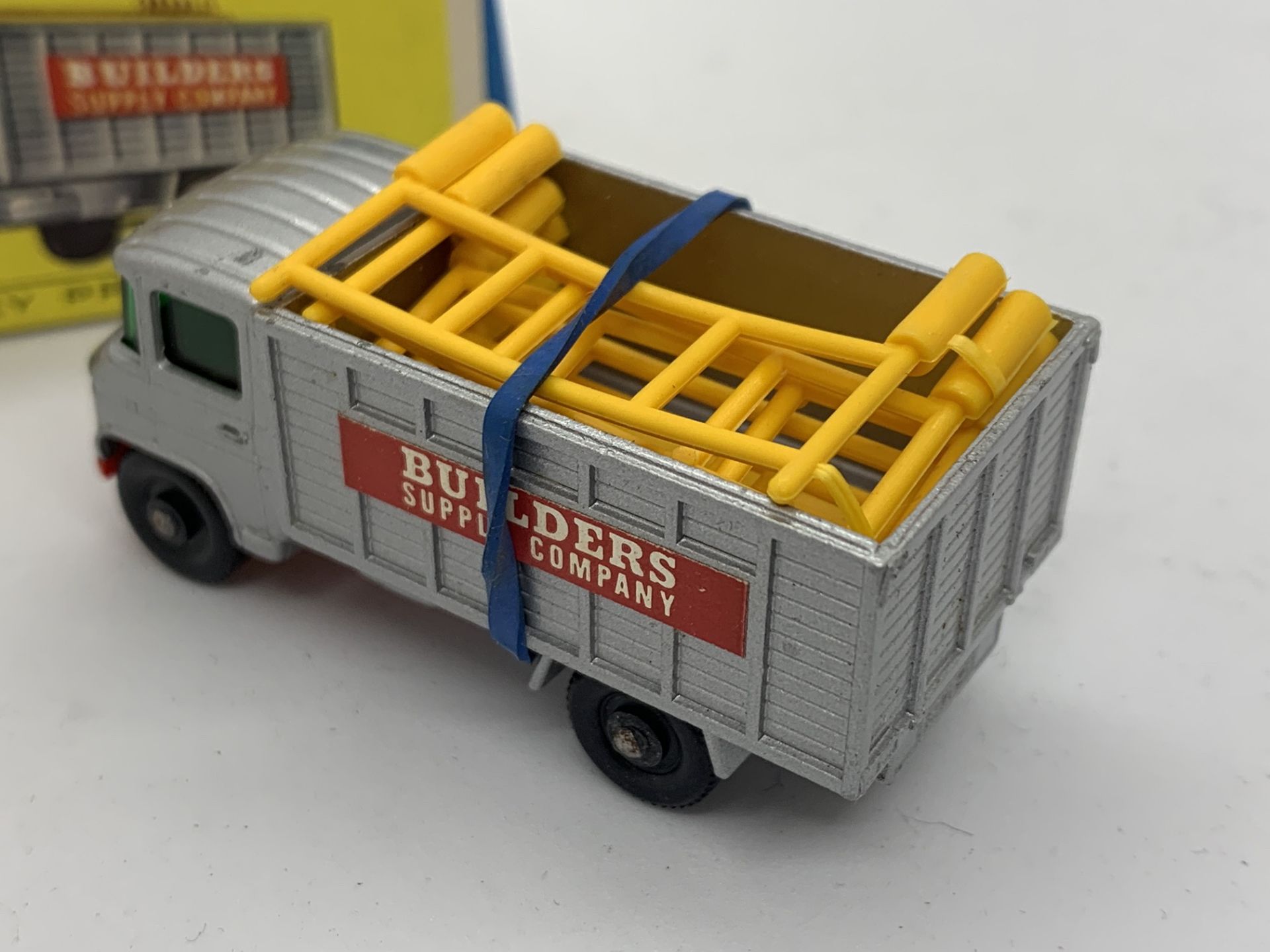 MATCHBOX SCAFFOLD TRUCK NO 11 WITH ORIGINAL BOX - NO RESERVE - Image 3 of 6