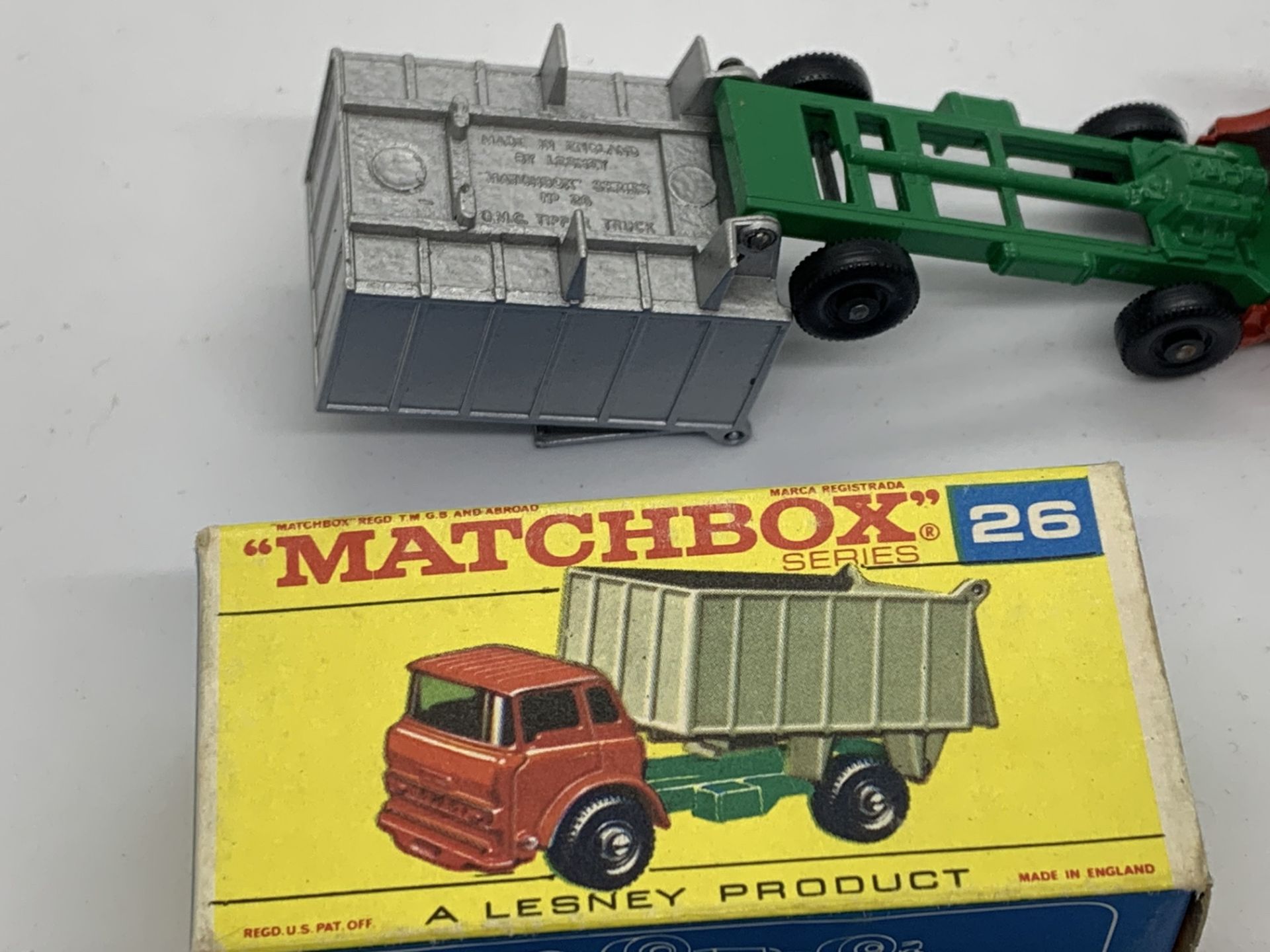 MATCHBOX G.M.C TIPPER TRUCK NO 26 WITH ORIGINAL BOX - NO RESERVE - Image 7 of 8