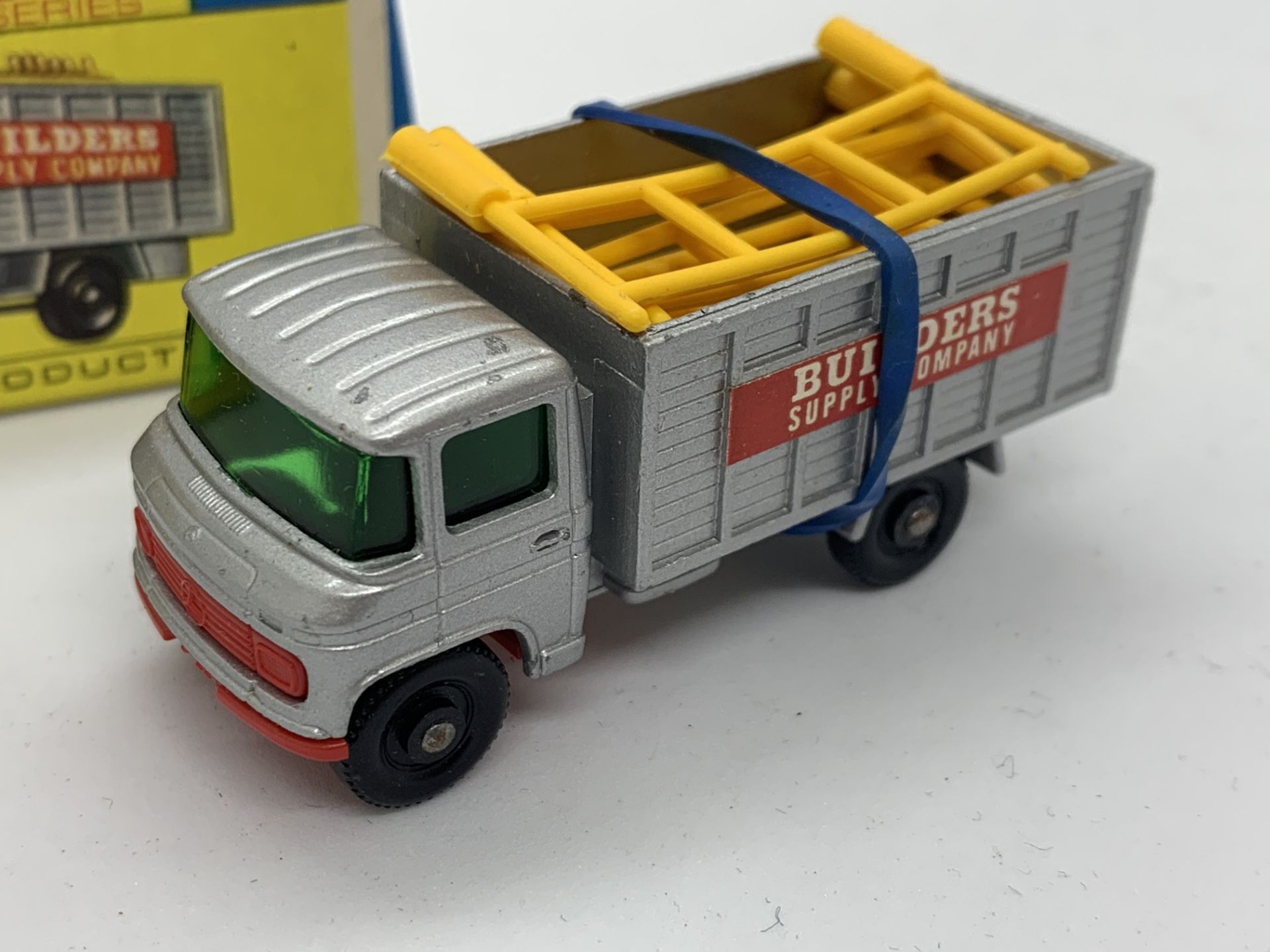 MATCHBOX SCAFFOLD TRUCK NO 11 WITH ORIGINAL BOX - NO RESERVE - Image 2 of 6