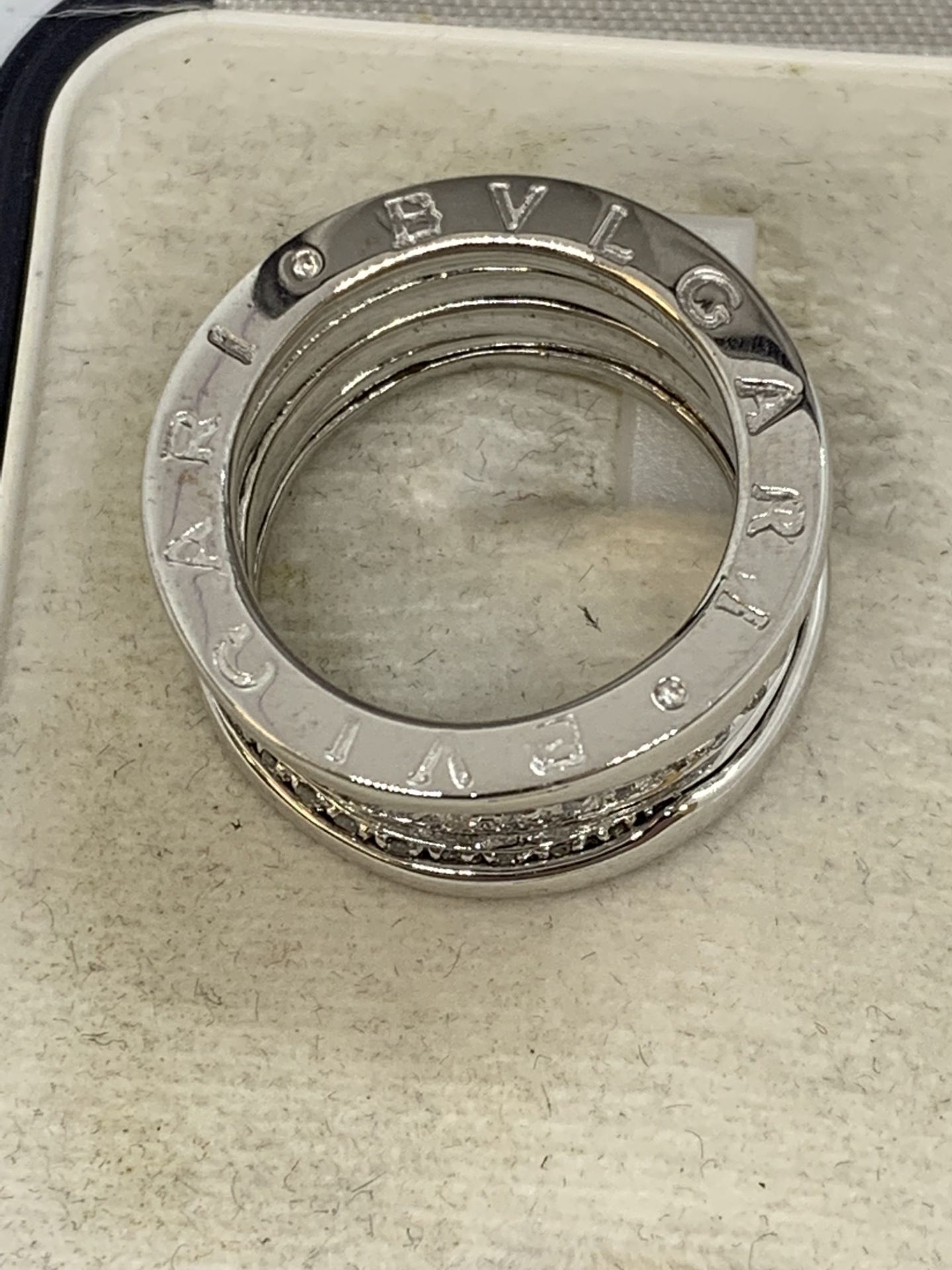 18ct WHITE GOLD DIAMOND RING MARKED BVLGARI - Image 2 of 4