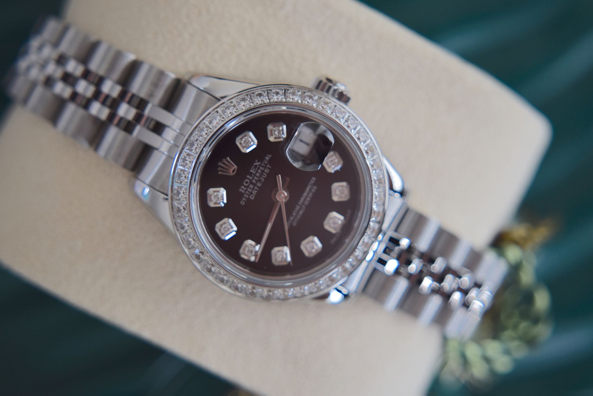 ROLEX S/S DATEJUST (BOX & CERTIFICATE, BLACK DIAMOND DIAL) - Image 9 of 18