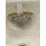 9ct GOLD DIAMOND SET RING