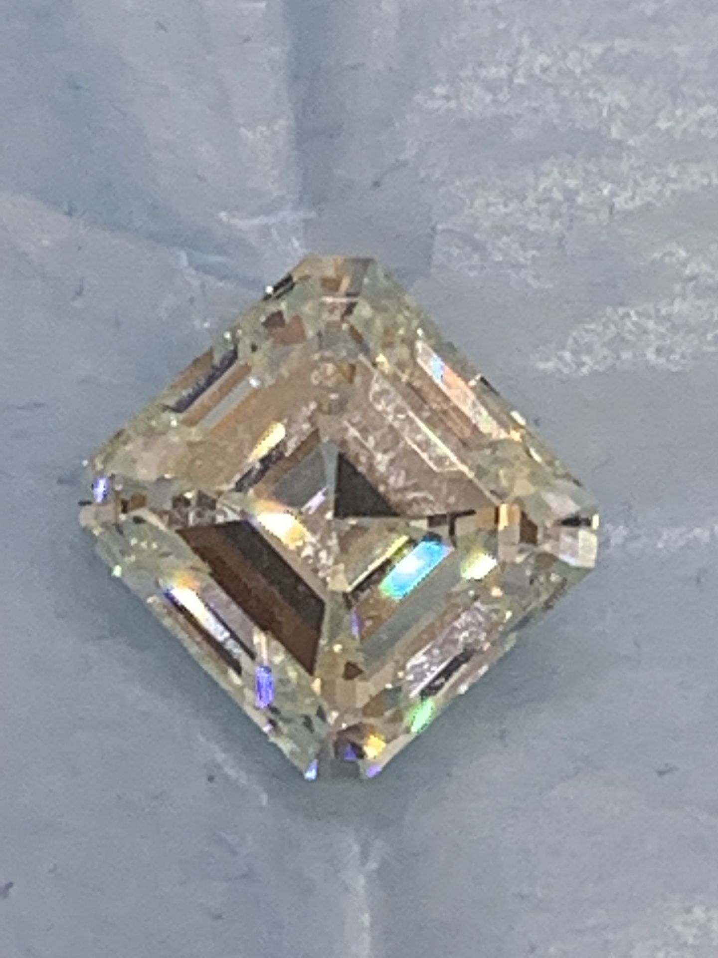 STUNNING LARGE 7.07CT DIAMOND - Image 10 of 11