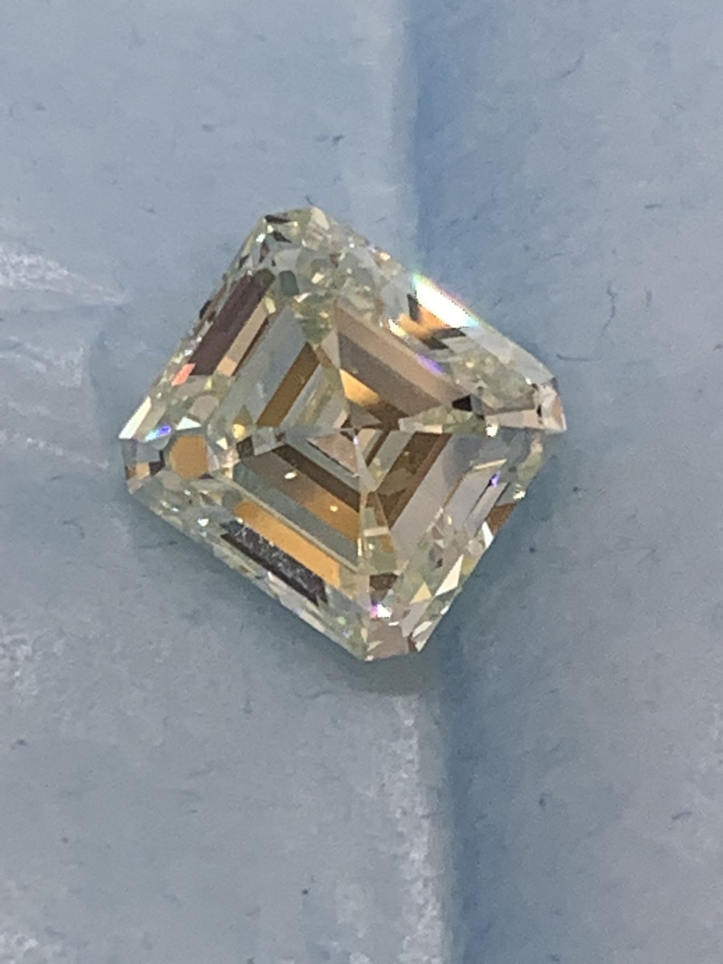 STUNNING LARGE 7.07CT DIAMOND - Image 2 of 11