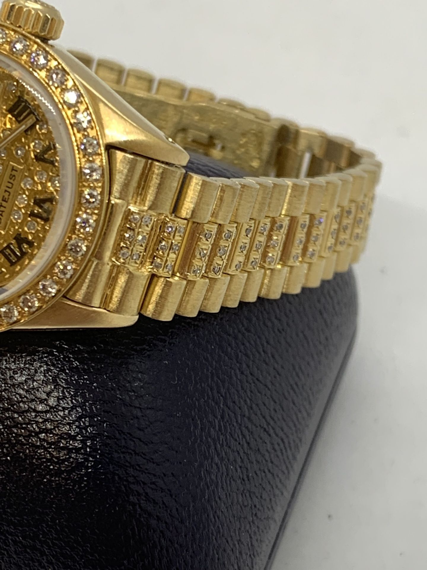 DIAMOND SET LADIES GOLD ROLEX WATCH - Image 2 of 12