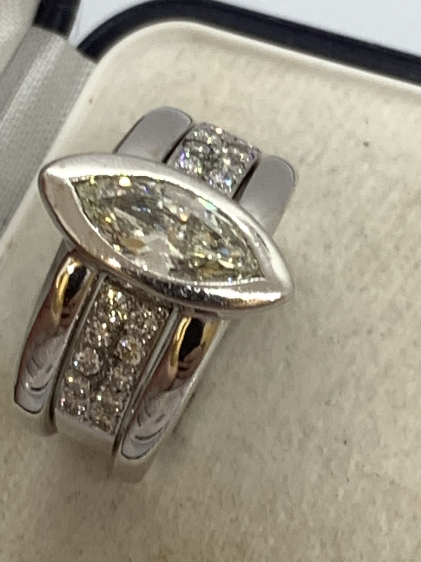 18ct GOLD 2.00ct DIAMOND RING 1.50ct MARQUISE + 0.50ct OTHER DIAMONDS - Image 4 of 11