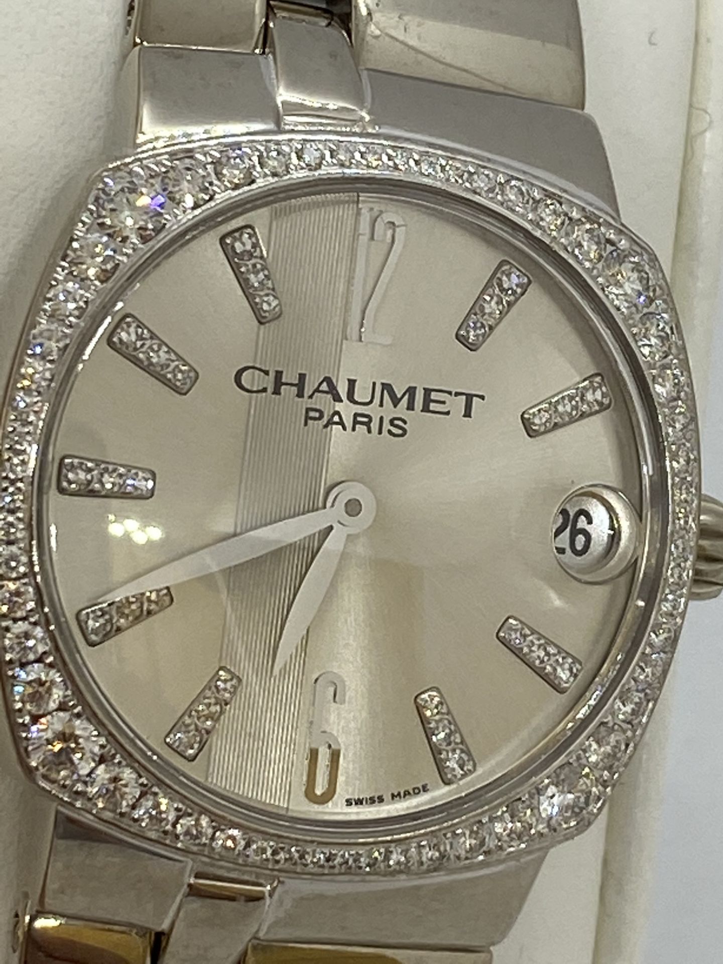 18ct WHITE GOLD CHAUMET PARIS DIAMOND SET WATCH - APPROX 115g - Image 4 of 11