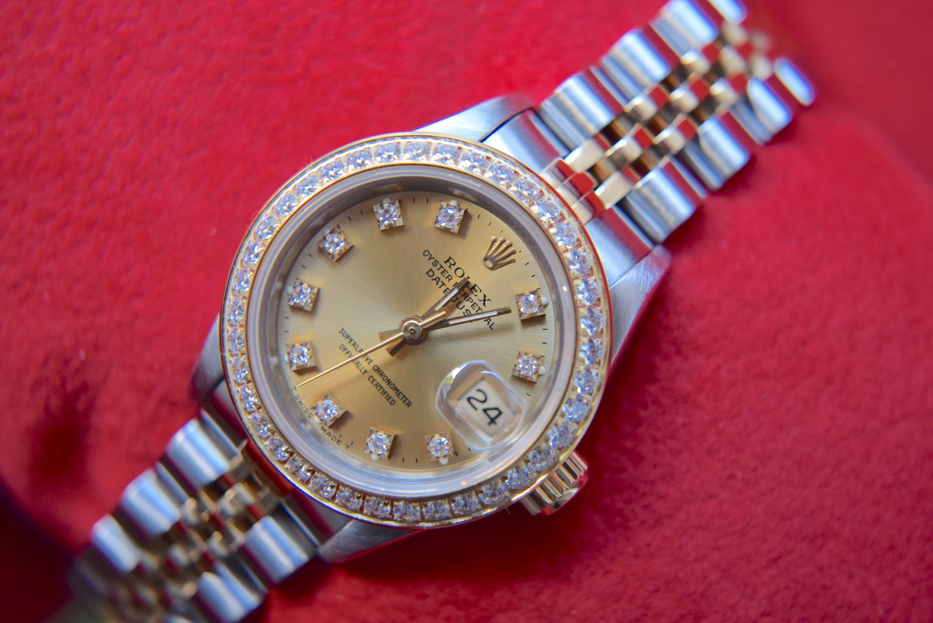 GORGEOUS ROLEX DATEJUST STEEL & 18CT GOLD (BOX & CERTIFICATE, ORIGINAL ROLEX DIAMOND CHAMPAGNE DIAL) - Image 4 of 11