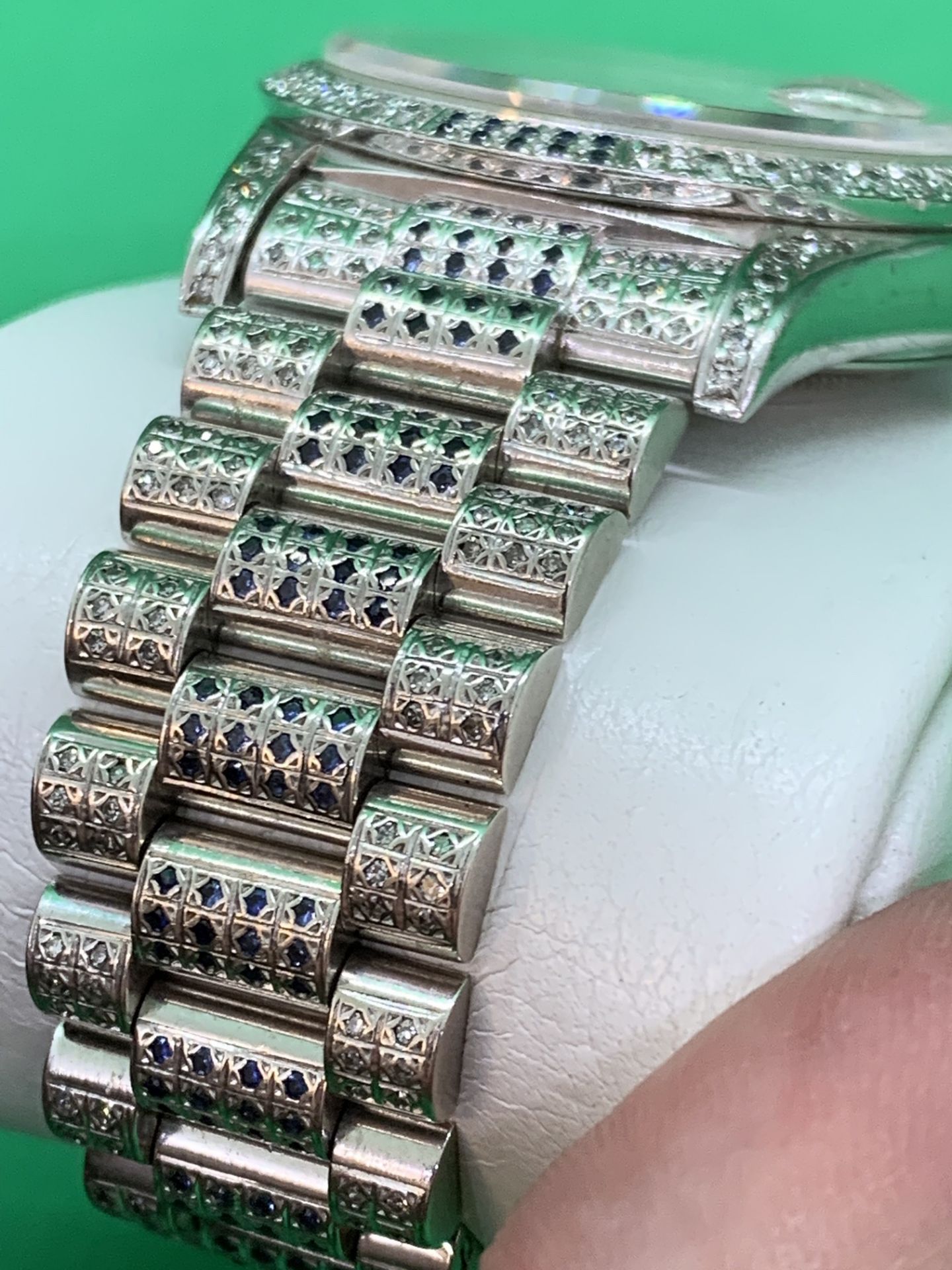 BEAUTIFUL ROLEX SET WITH BLUE SAPPHIRES & DIAMONDS SET IN WHITE METAL - Image 9 of 15