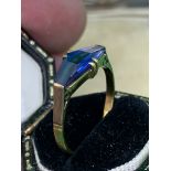 18ct GOLD LARGE BLUE STONE RING