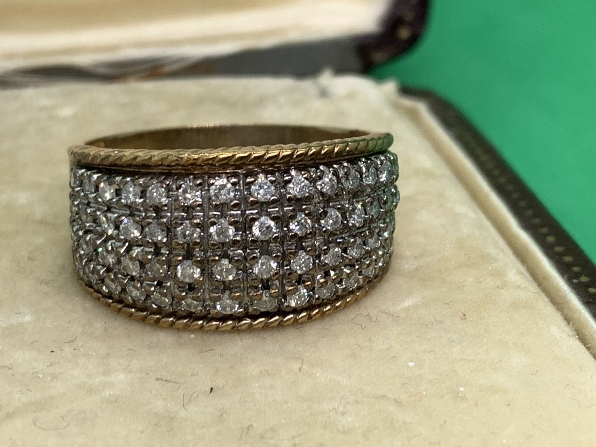 LARGE GENTS 9ct 1.0ct DIAMOND RING - 9 GRAMS - Image 3 of 5