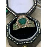 18ct GOLD EMERALD & DIAMOND SET RING