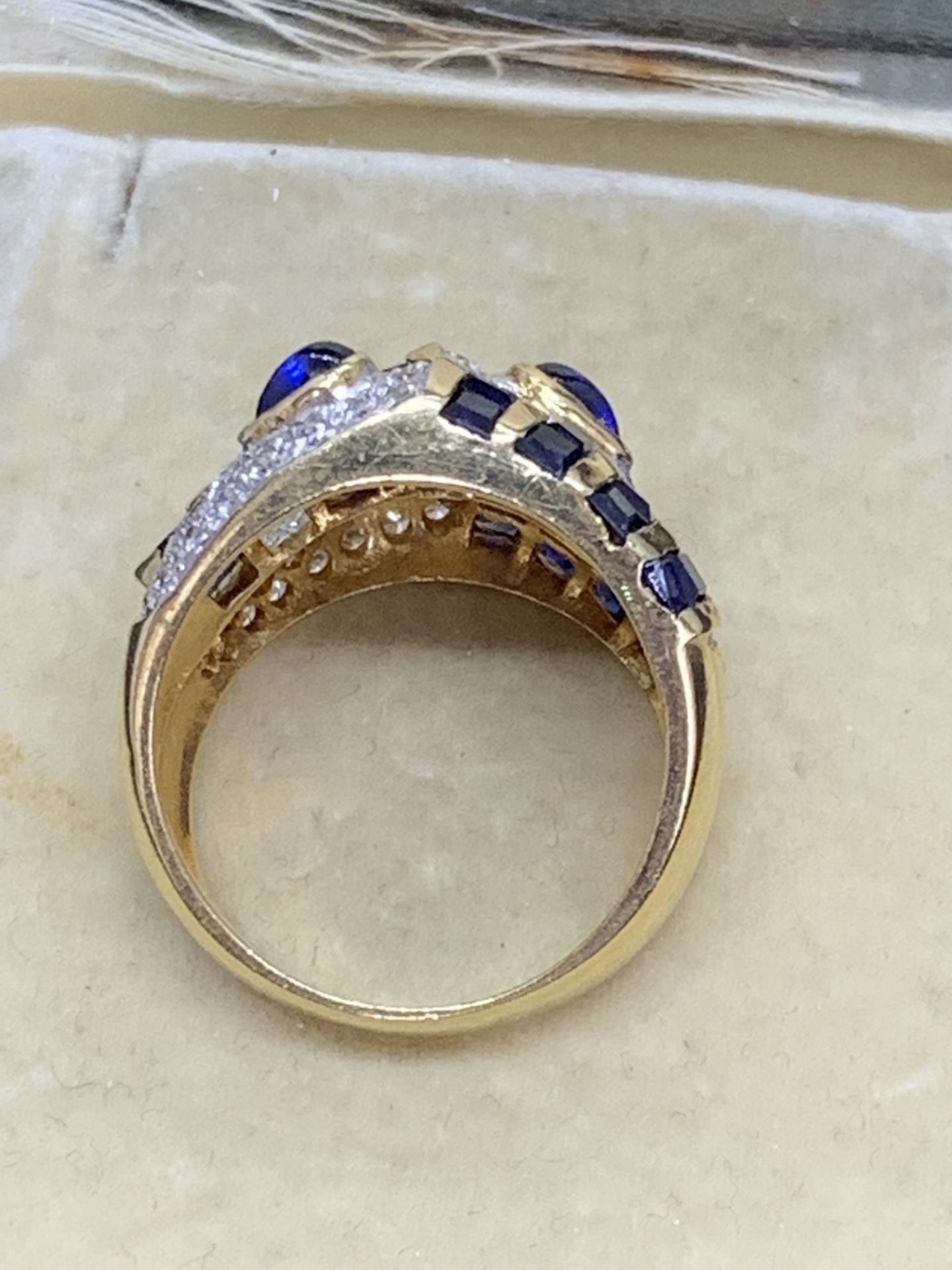 FINE SAPPHIRE & DIAMOND RING SET IN 18ct GOLD - 14.9 GRAMS - Image 5 of 5