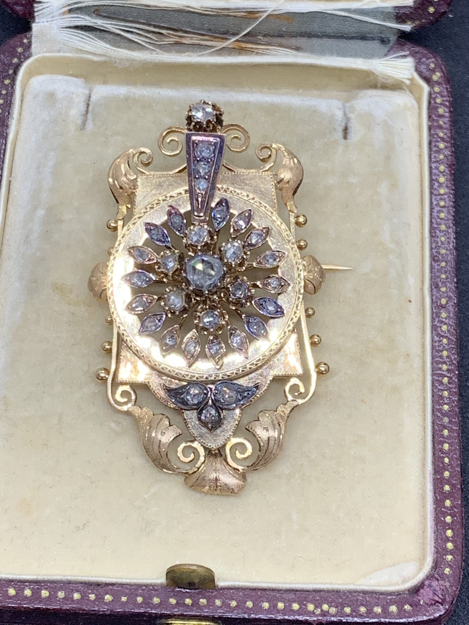 FRENCH GOLD DIAMOND SET BROOCH / PENDANT - Image 2 of 3