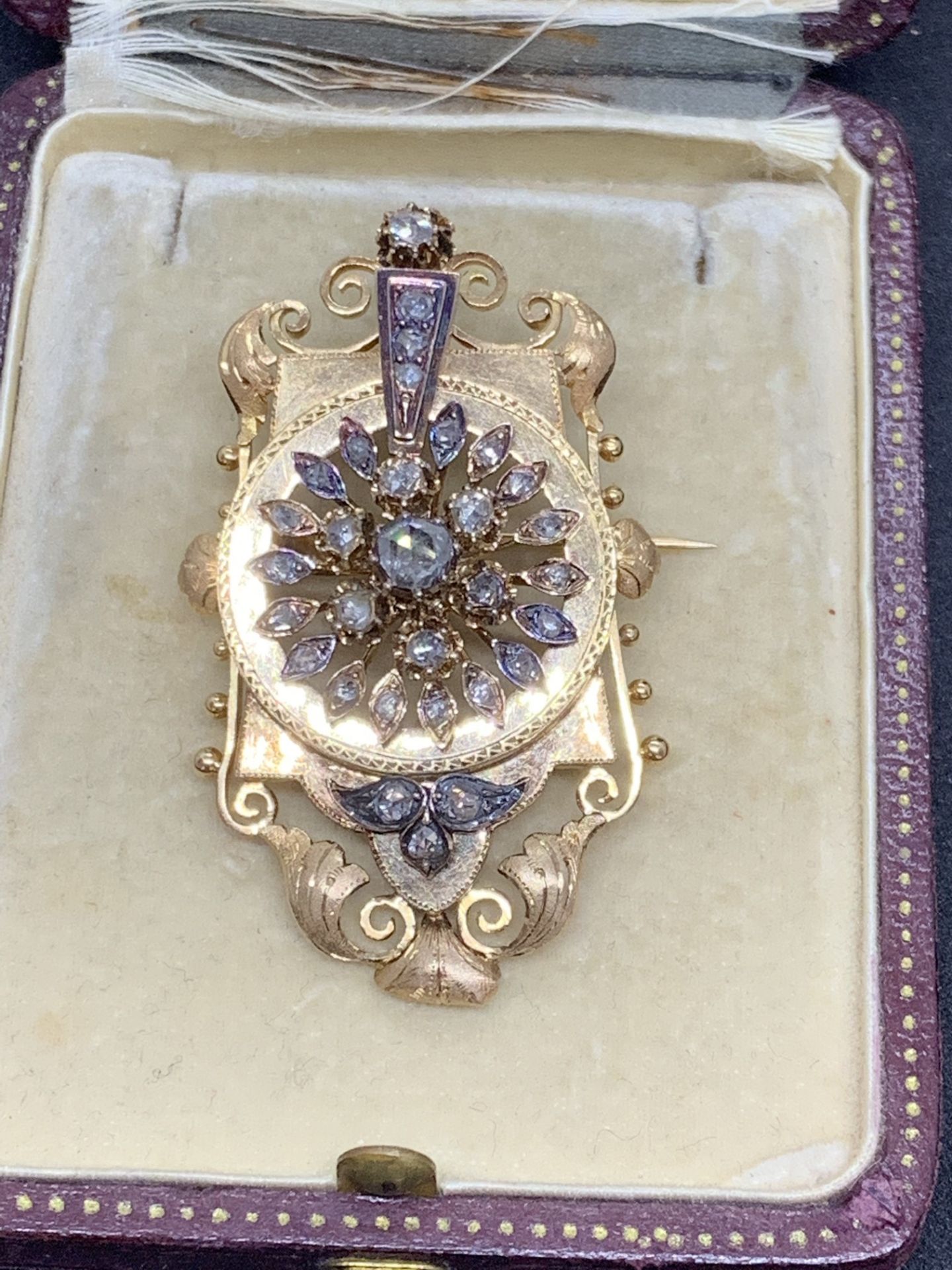 FRENCH GOLD DIAMOND SET BROOCH / PENDANT - Image 2 of 3