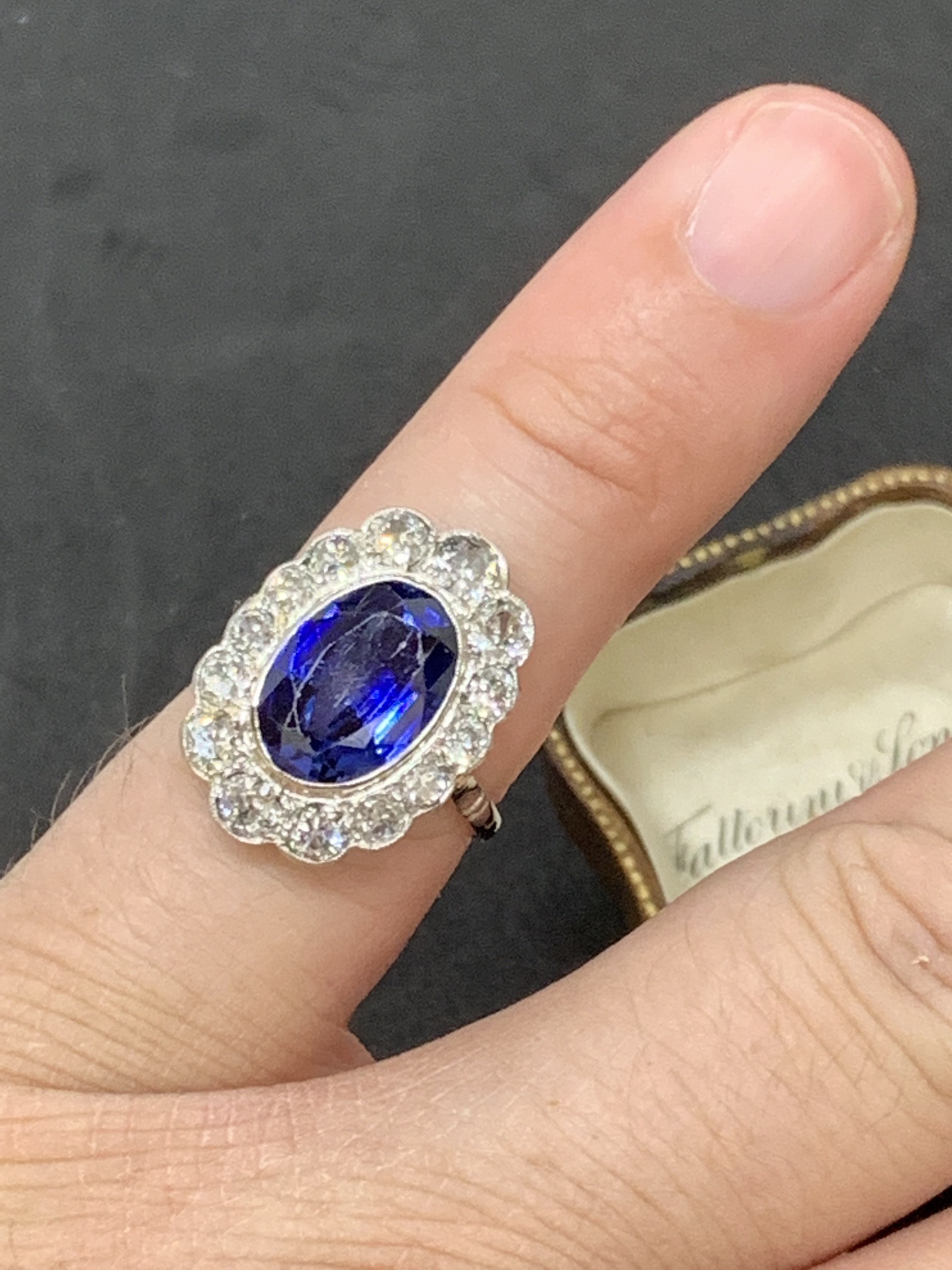 FINE 18ct Gold DIamond & Large Blue Stone Ring - approx 2cts of Diamonds + - Image 14 of 14