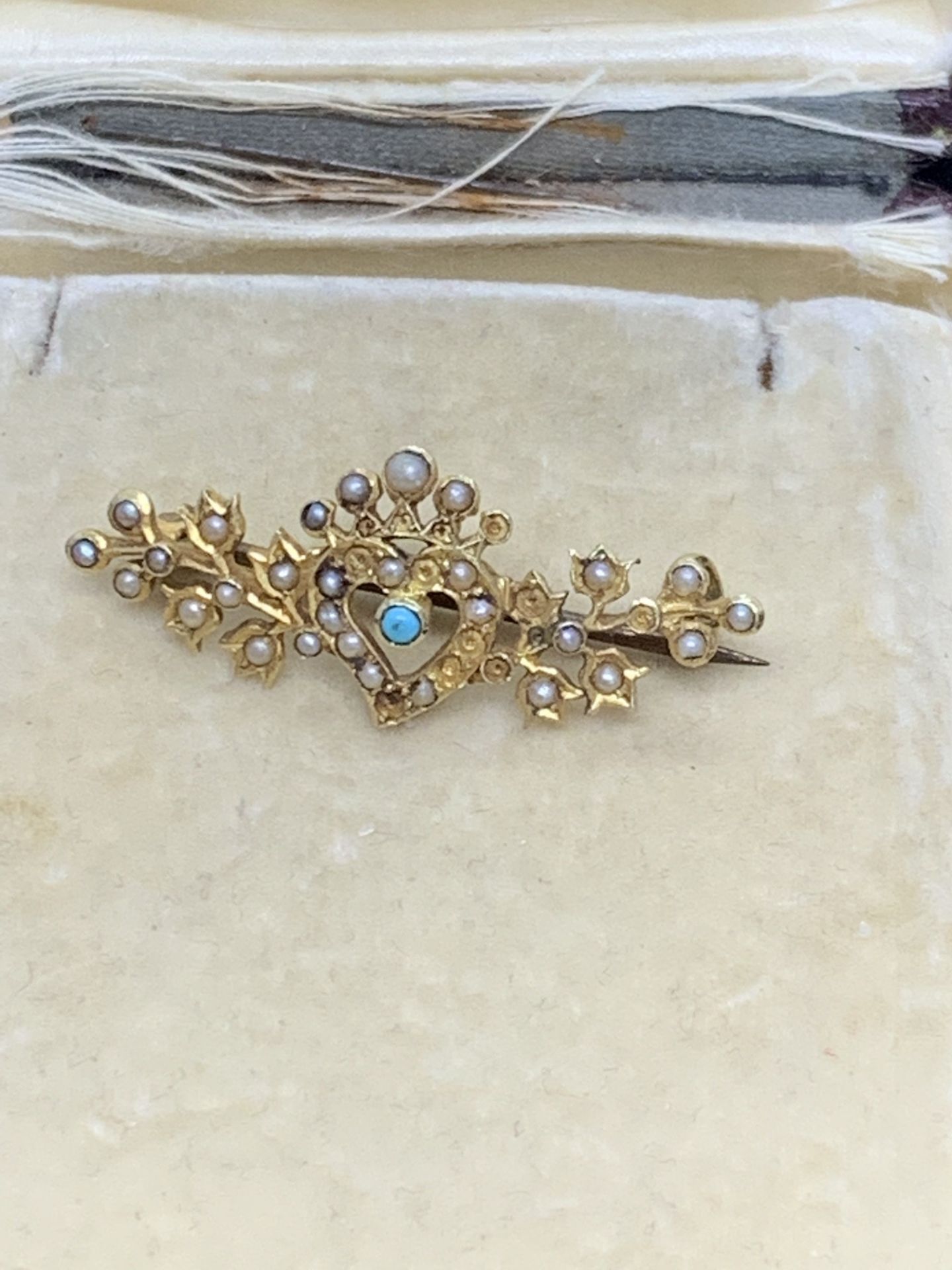 15ct GOLD VICTORIAN BROOCH