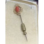 ANTIQUE GOLD CORAL SET TIE PIN