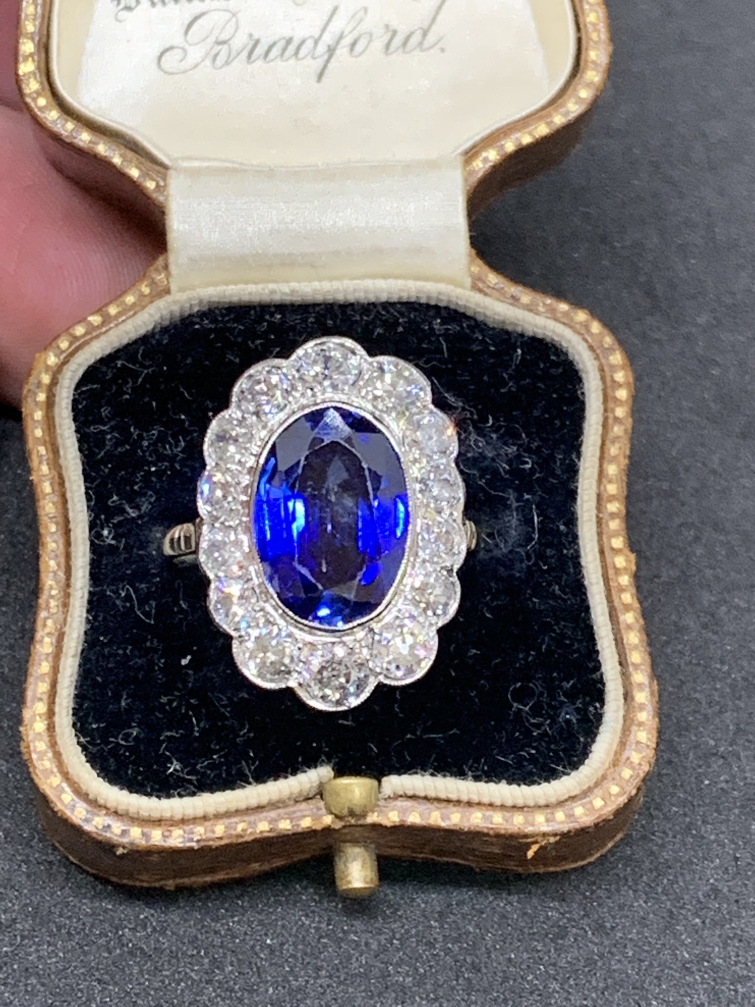 FINE 18ct Gold DIamond & Large Blue Stone Ring - approx 2cts of Diamonds + - Image 2 of 14
