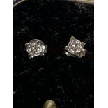 18ct GOLD DIAMOND STUD EARRINGS