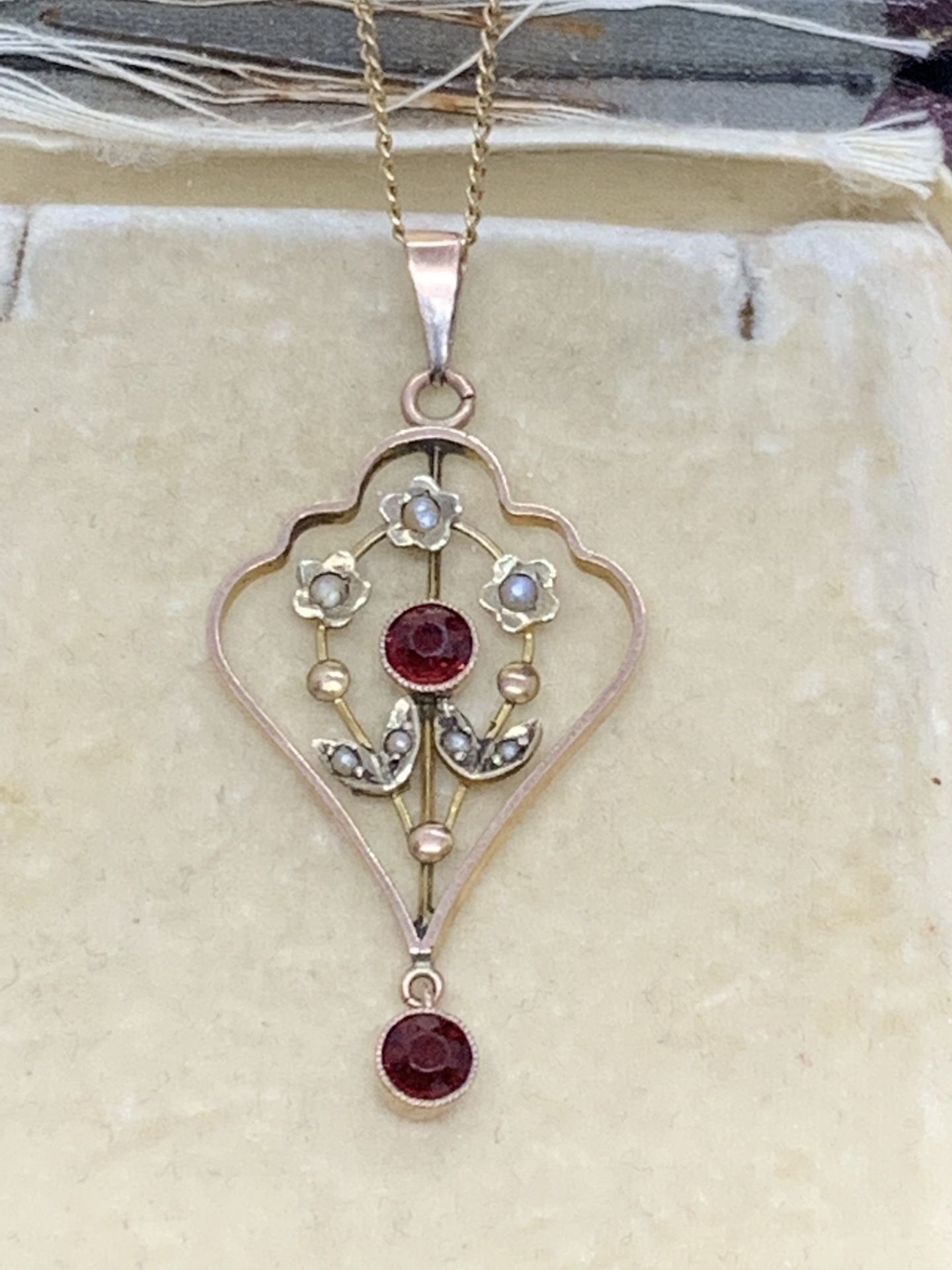 ANTIQUE RUBY & SEED PEARL PENDANT & CHAIN