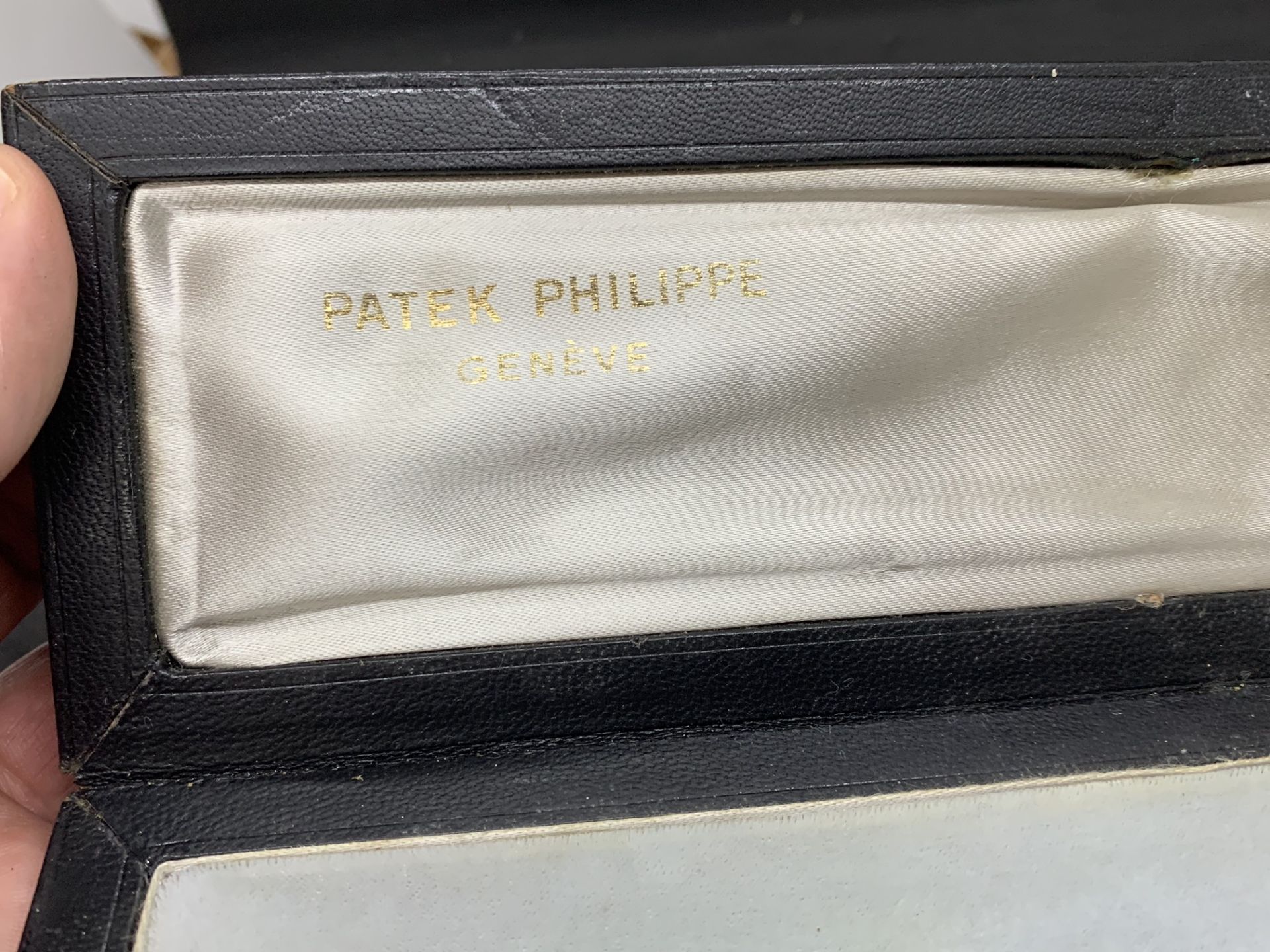 RARE VINTAGE PATEK PHILIPPE WATCH BOX - Image 6 of 6