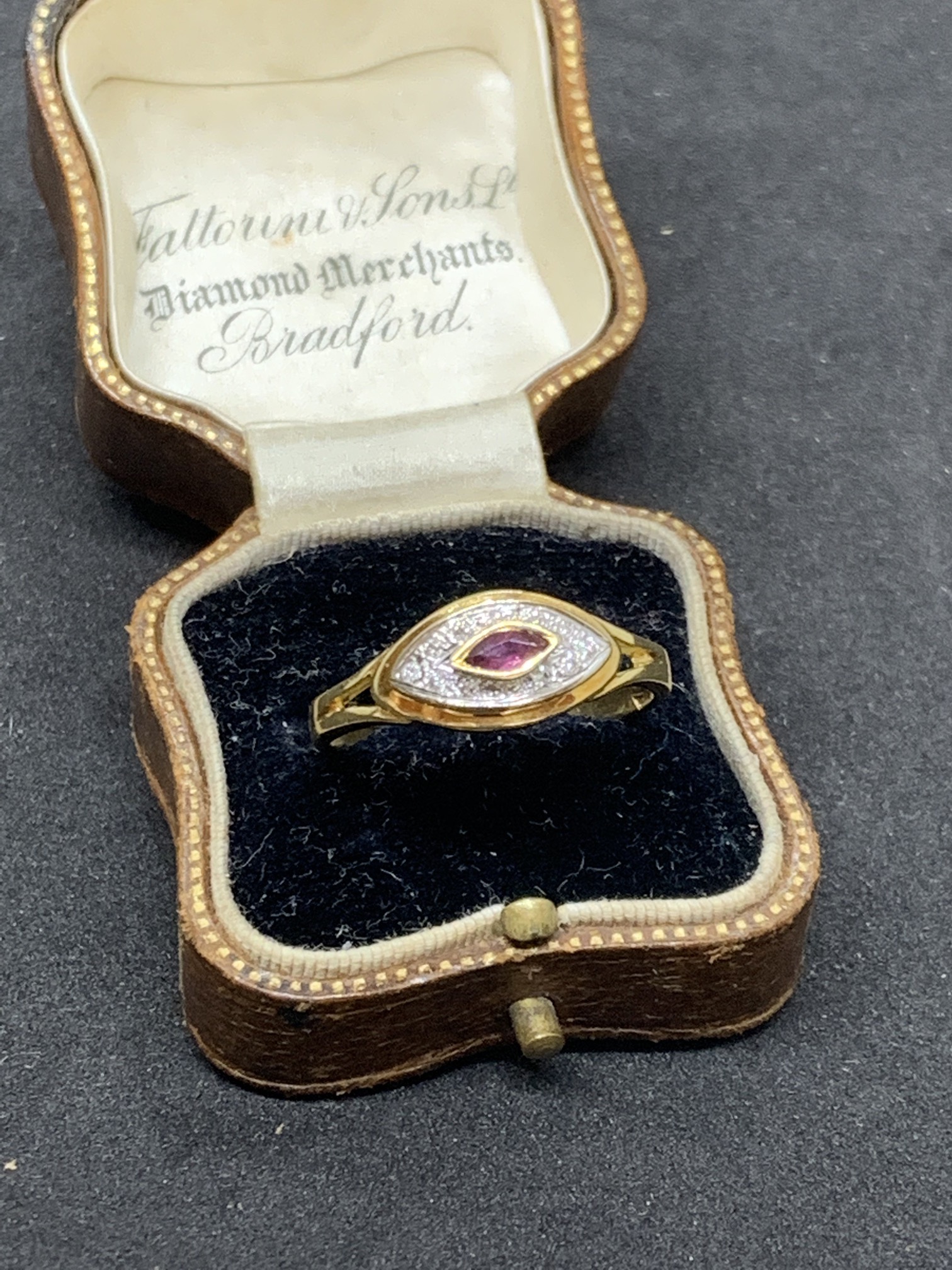 18ct GOLD RUBY & DIAMOND SET RING - Image 4 of 4