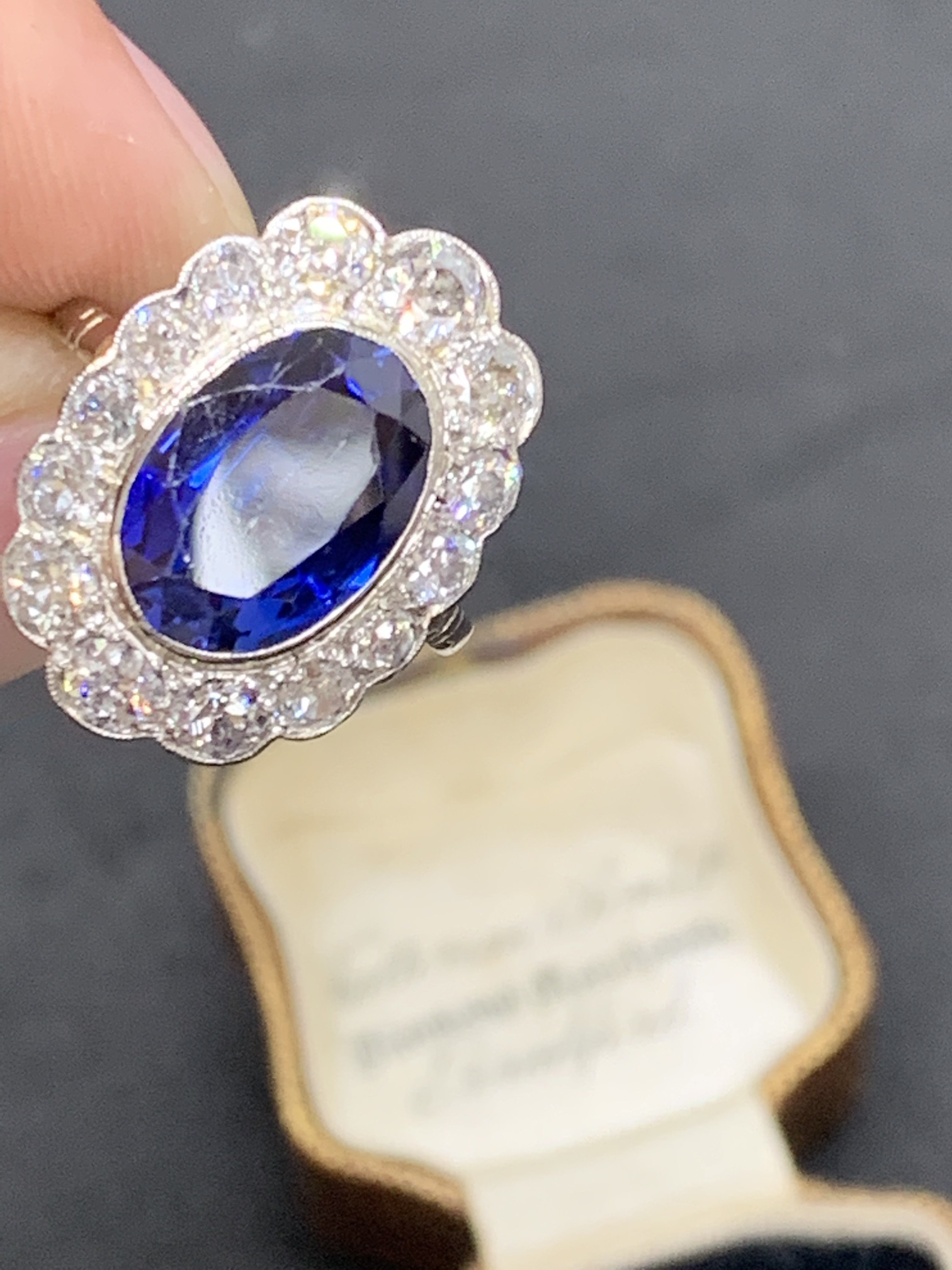 FINE 18ct Gold DIamond & Large Blue Stone Ring - approx 2cts of Diamonds + - Image 11 of 14