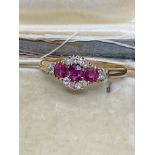 VINTAGE PRETTY 18ct GOLD RUBY & DIAMOND RING