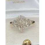 9ct GOLD DIAMOND CLUSTER RING