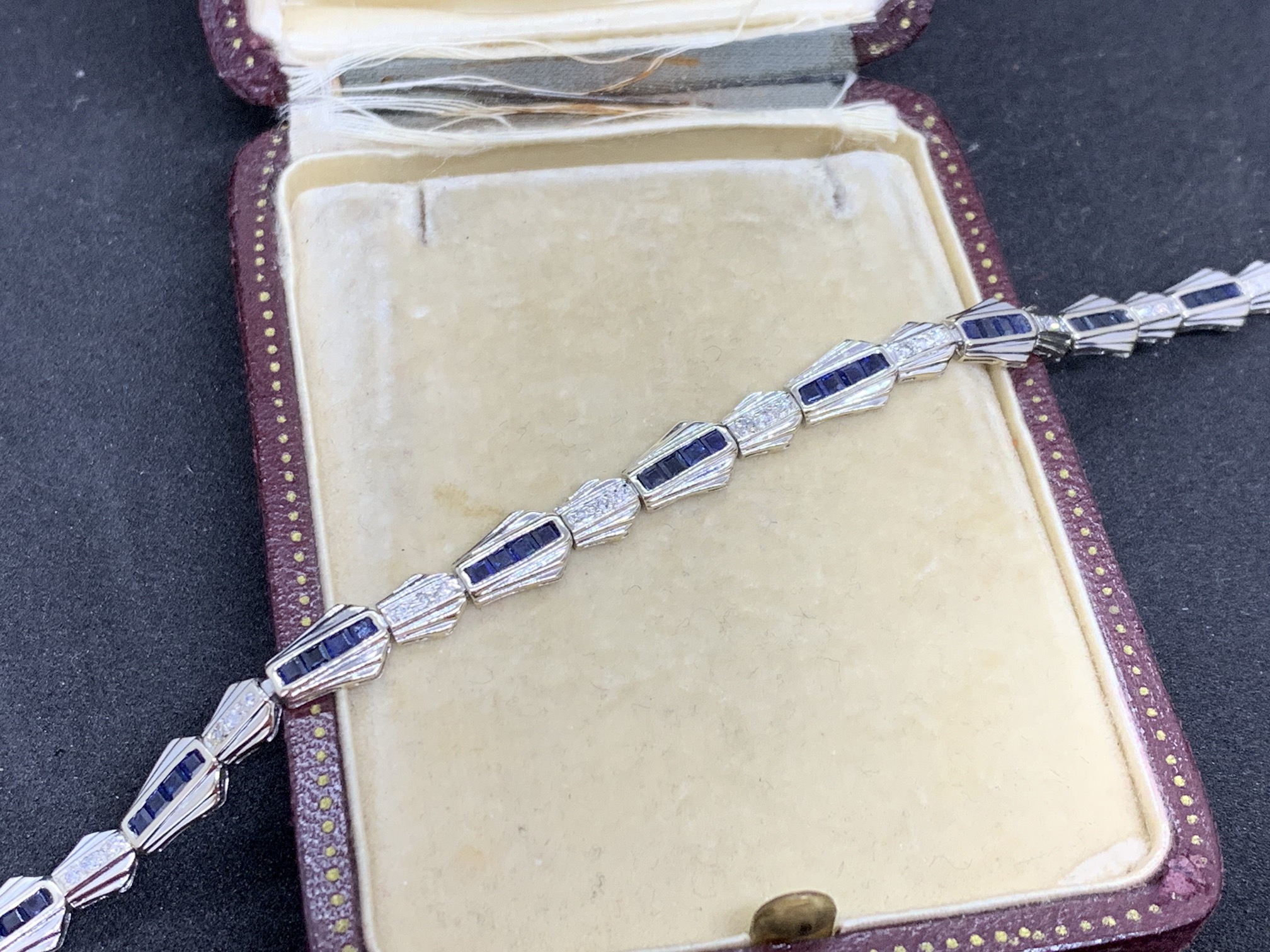 18ct GOLD SAPPHIRE & DIAMOND BRACELET - Image 2 of 6