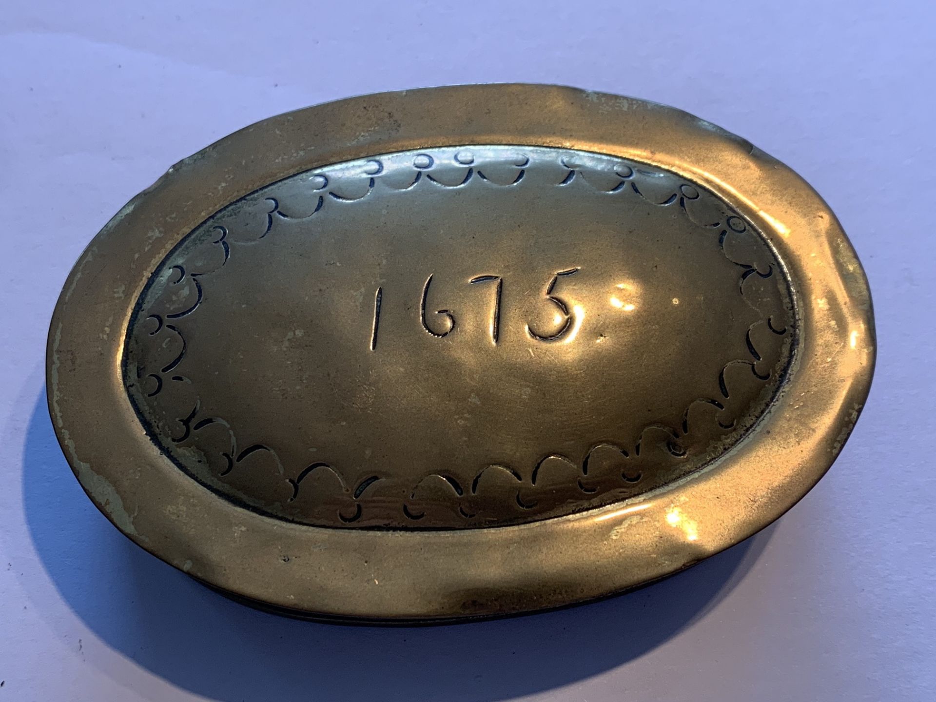 ANTIQUE BRASS SNUFF BOX DATED 1675