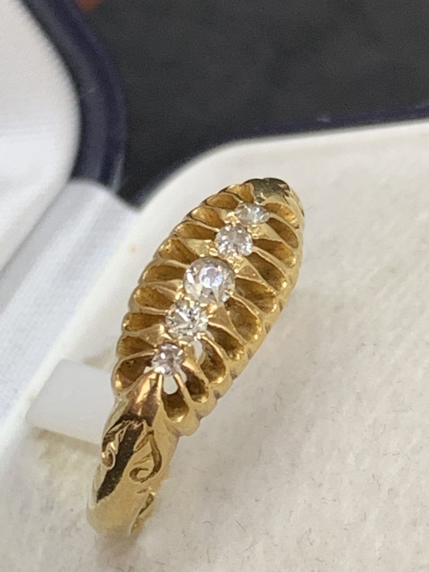 VICTORIAN 18ct GOLD 5 STONE DIAMOND RING