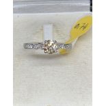 18ct GOLD 0.74ct DIAMOND RING