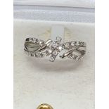 9ct GOLD DIAMOND SET RING