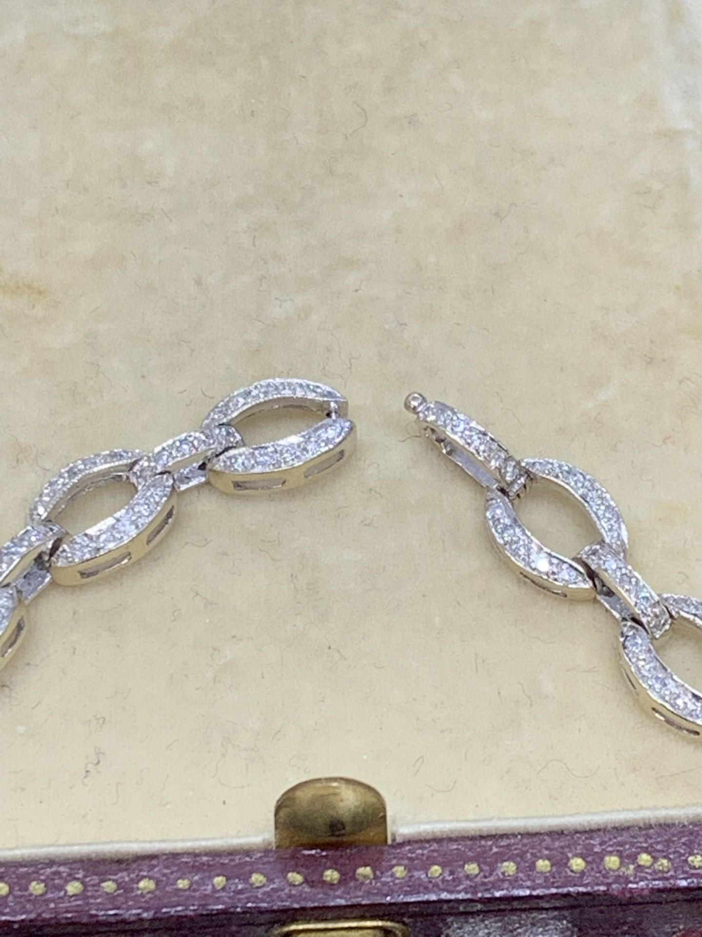 18ct DIAMOND SET BRACELET - 14 GRAMS - Image 4 of 4