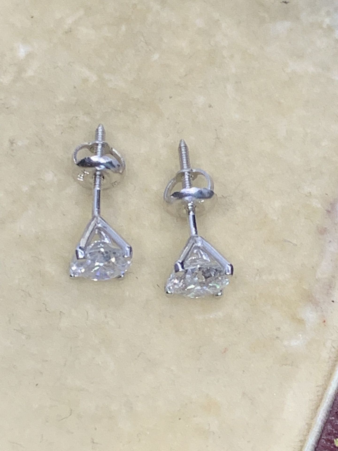 1.58ct DIAMOND SOLITAIRE EARRINGS SET IN WHITE METAL TESTED AS WHITE GOLD -SCREW BACK FOR SECURITY - Image 2 of 2