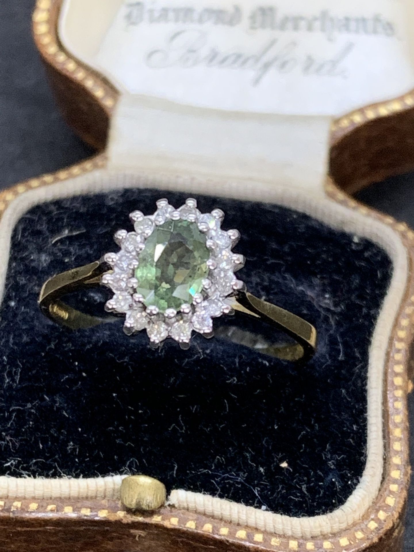 18ct GOLD PERIDOT & DIAMOND SET RING