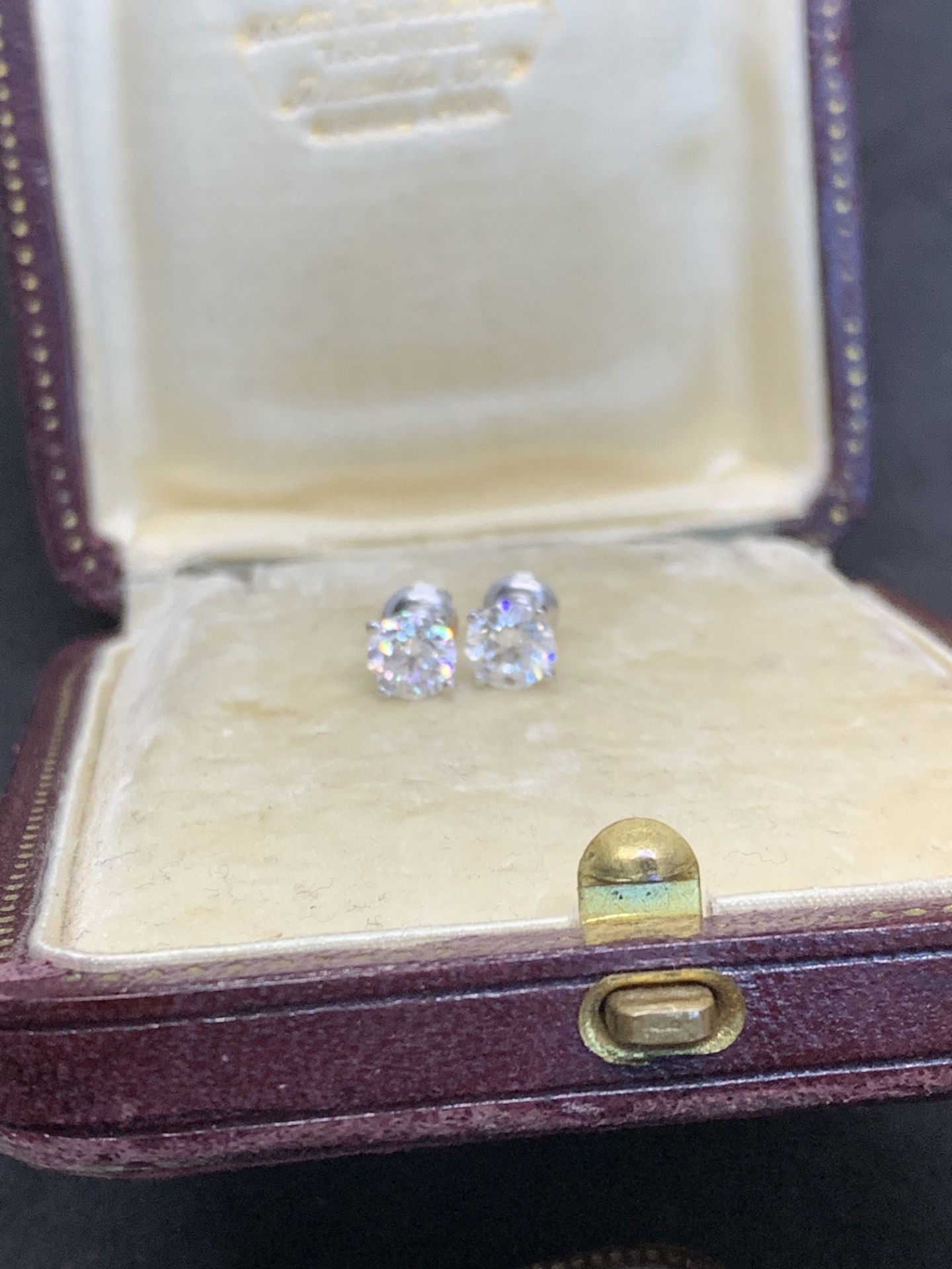 1.69ct DIAMOND SOLITAIRE EARRINGS SET IN WHITE METAL TESTED AS WHITE GOLD - SCREW BACK FOR SECURITY - Image 2 of 3