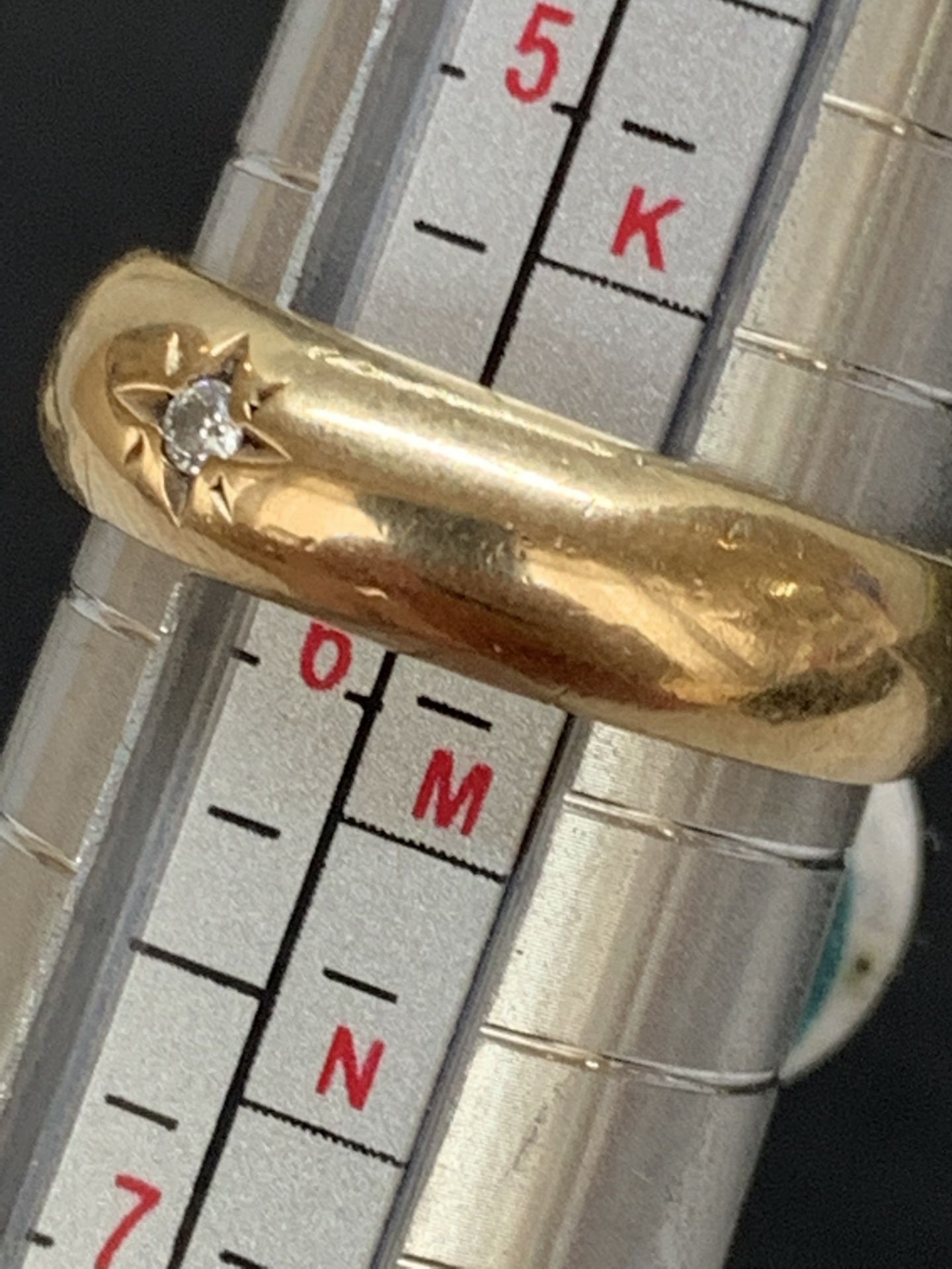 9ct GOLD DIAMOND SET BAND - Image 2 of 2