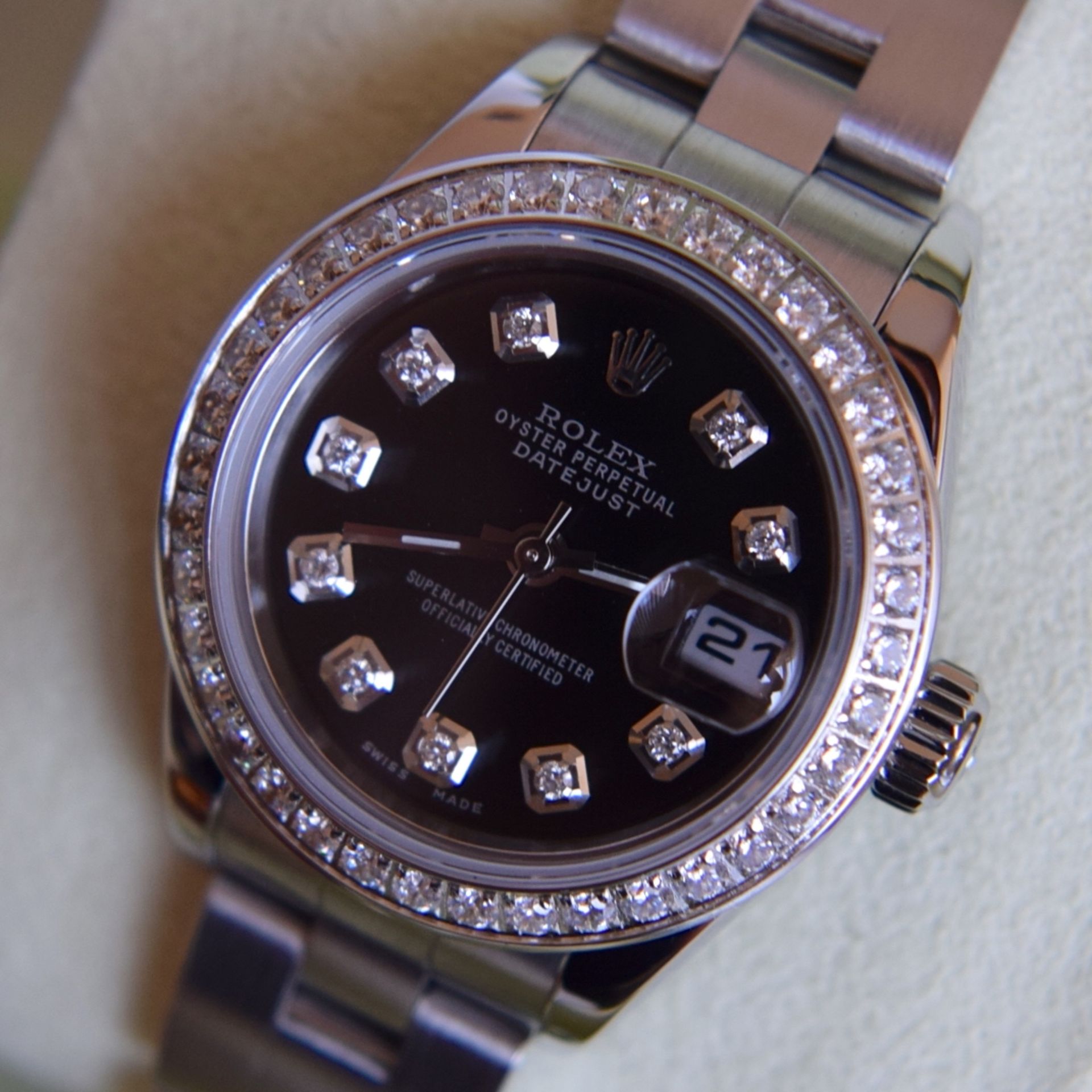 (Full Set) *Gorgeous* 2002 Rolex Oyster Datejust Stainless Steel - Glossy Black Diamond-set Dial