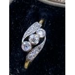 18ct GOLD 3 STONE DIAMOND RING